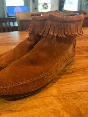 Minnetonka Suede Fringe Ankle Boots - Chestnut Brown